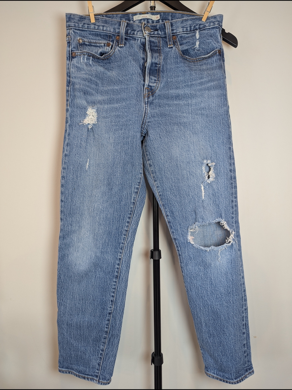 Levis Women's Size 28 Medium Wash Wedgie Button Fly Distressed Jeans
